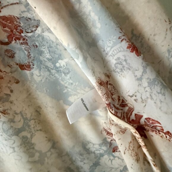 Maurices Red and White Floral Ruana/Kimono - Picture 3 of 4